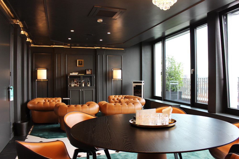 Hamburger Ding Whiskey Lounge