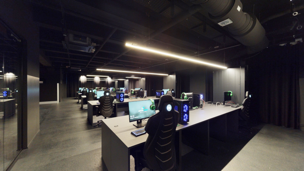 Home United erhält Preis für Cross Community Space „Hamburger Ding“