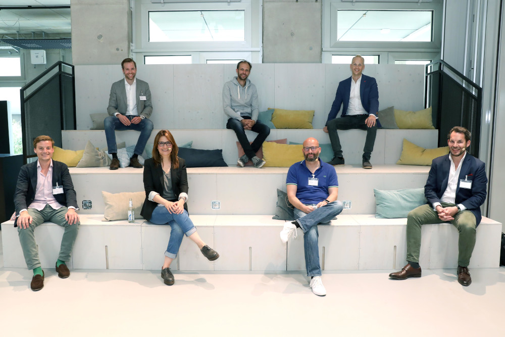 DIE JUNGEN UNTERNEHMER:  Question and Answer Session in Düsseldorf