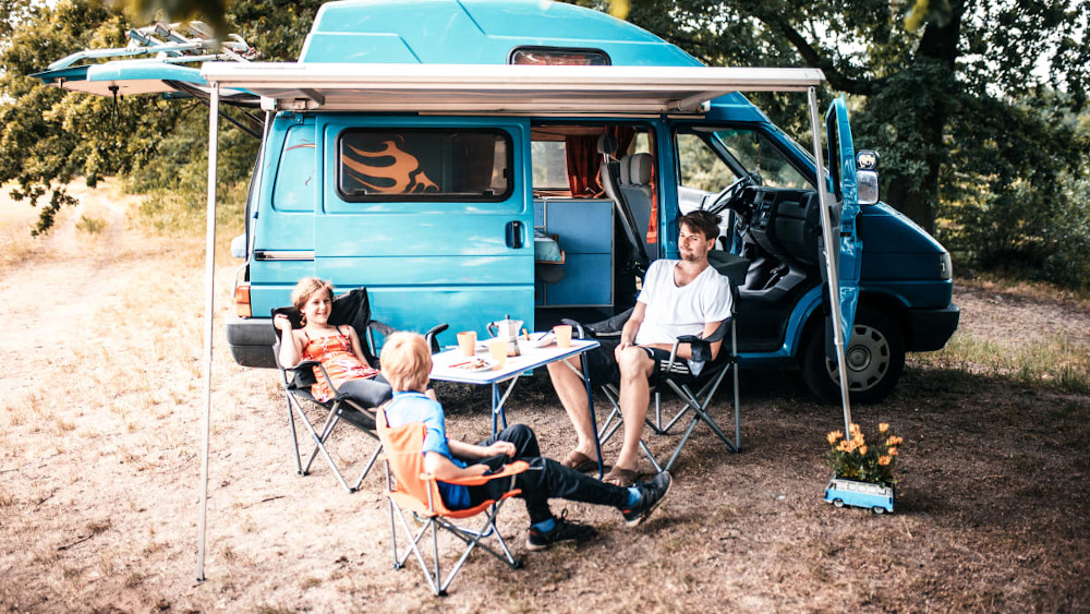 Der erste Familienurlaub im Camper: Tipps und Tricks für einen stressfreien Urlaub auf vier Rädern