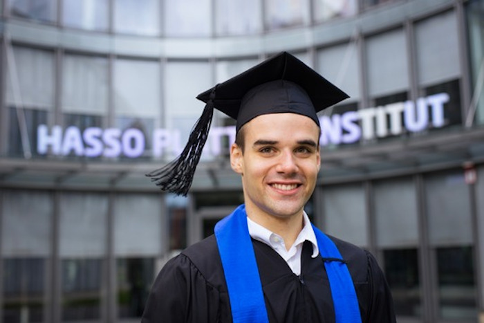 Bachelor-Student aus Paderborn schließt Informatikstudium mit Bestnote ab