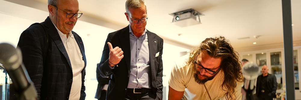 Leica-Vintage begeistert: Leica 0-Serie Nr. 105 verdreht Jason Momoa den Kopf