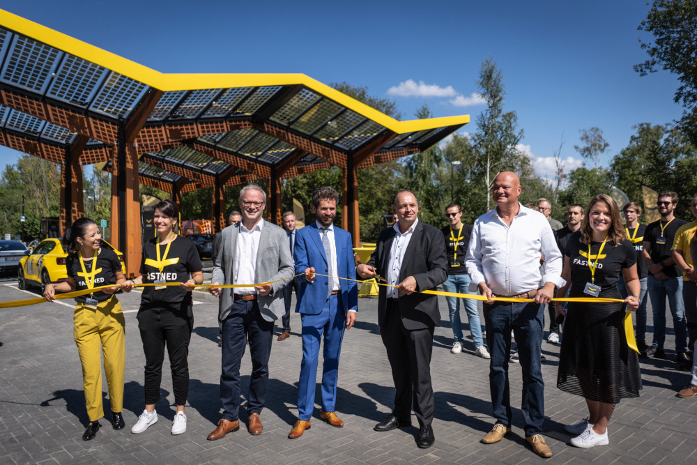 Fastned und Stadt Bochum beschleunigen Mobilitätswende mit „Ladepark West“