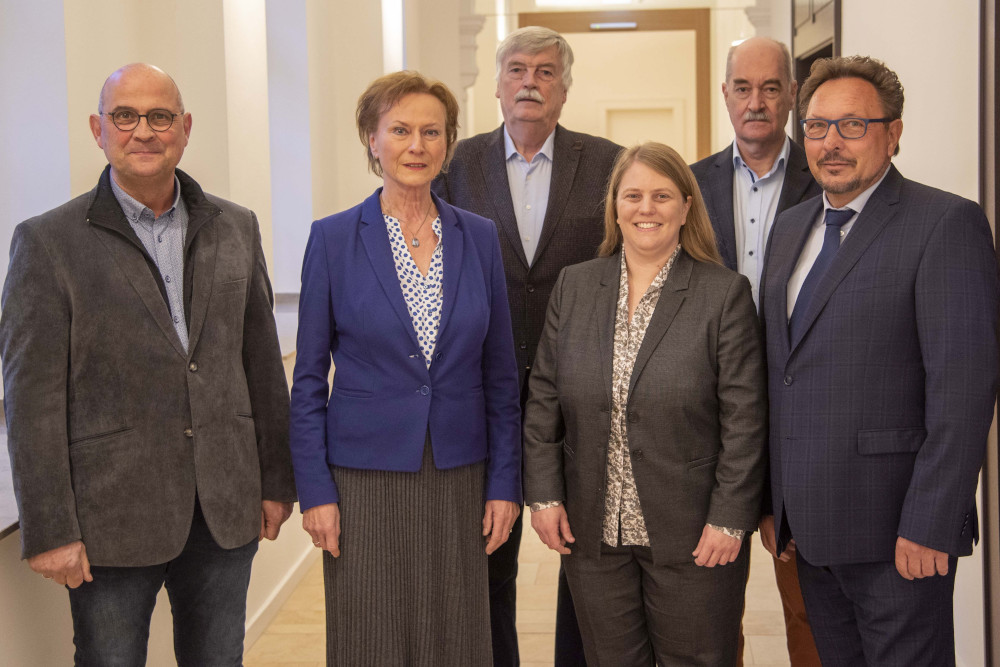 Erzbistum Paderborn: Aufarbeitungskommission wendet sich an  Betroffene von sexuellem Missbrauch und an Zeitzeugen