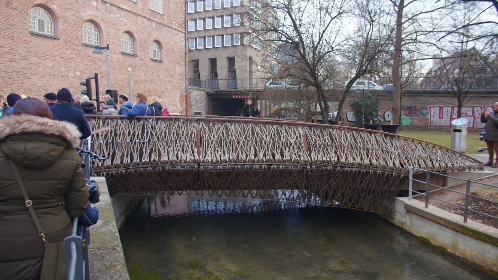 Bio-basierte Brücke als Musikinstrument
