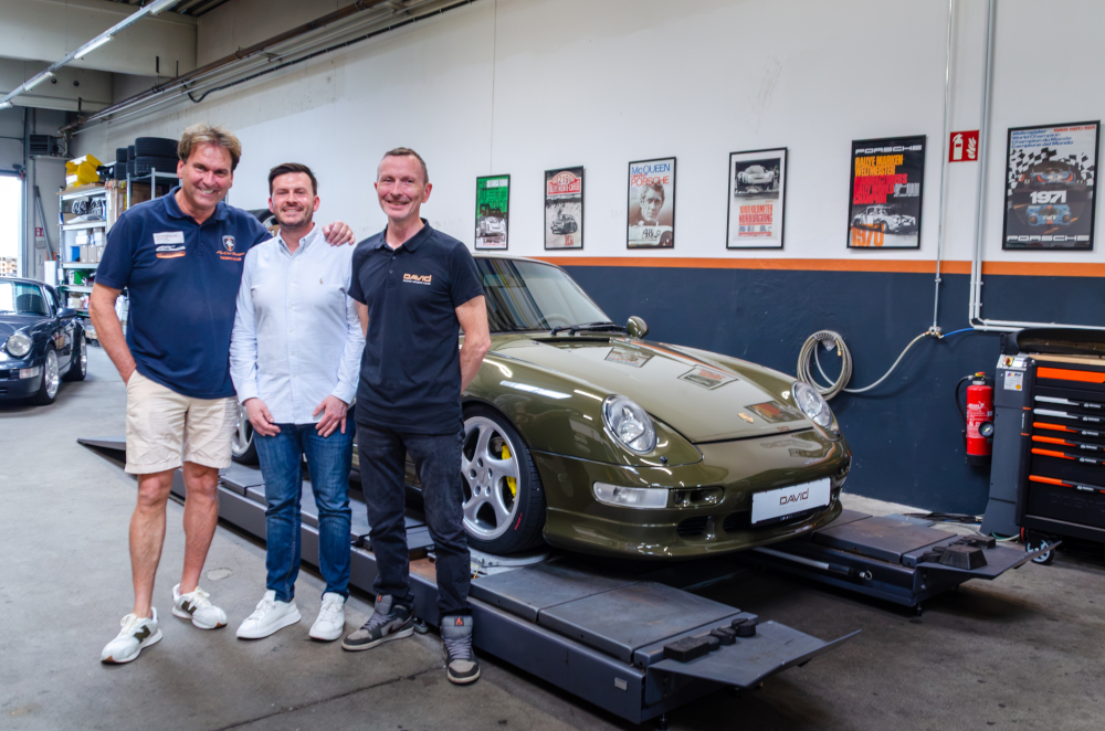 v.l.n.r. Thomas Nater, Benjamin David, Werkstattleiter Olaf Bornhöft ©David Finest Sports Cars