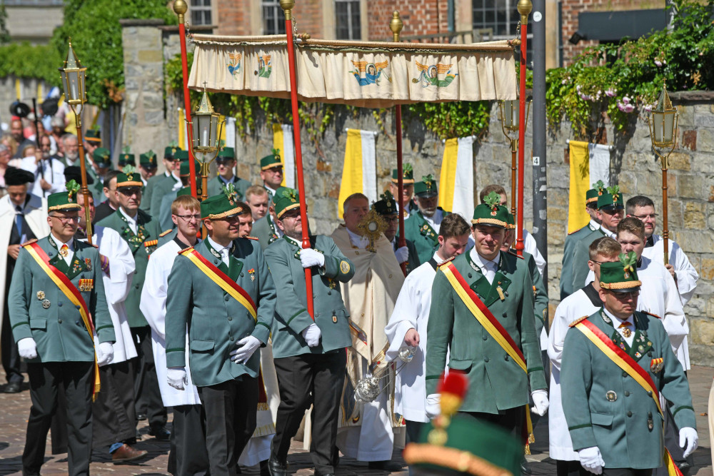 Prozession bestärkt Bekenntnis zum Glauben