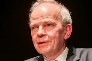 Überwältigt“ bedankte sich Professor Dr. Christoph Stiegemann für das „großartige Fest“ zu seiner Verabschiedung. ©Besim Mazhiqi/Erzbistum Paderborn