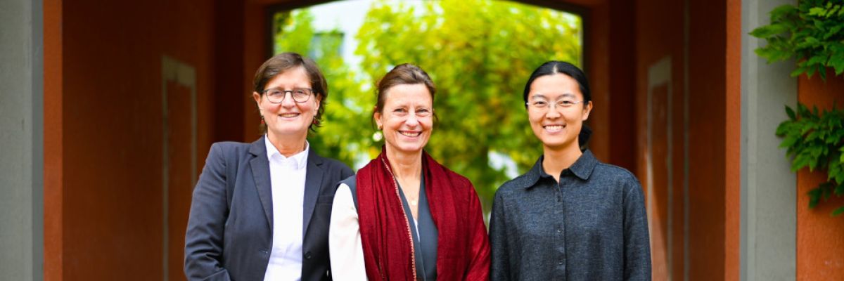 Das Team des China-Kompetenzzentrum Bodensee (von links): Dr. Helena Obendiek, Prof. Dr. Gabriele Thelen, Dr. Yinchun Bai 
