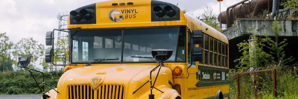 VINYL BUS 