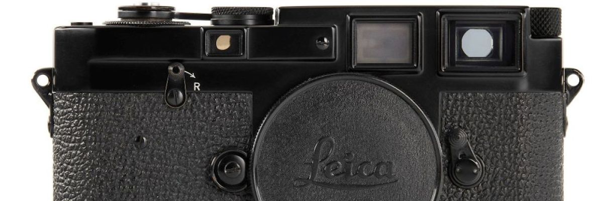 Die Leica MP black paint no. 55 mit Leicavit (Credit: Leica Camera Classics)