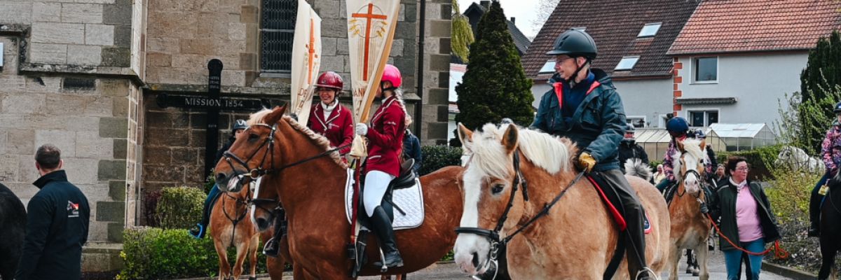 traditionellen Giershagener Pferdeprozession