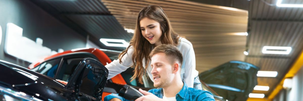 Beim Kauf eines gebrauchten Stromers sollten auch die Ladekabel überprüft werden