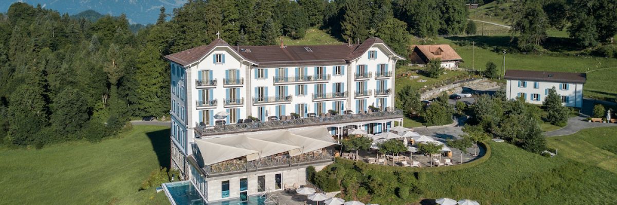 Luftansicht Hotel Villa Honegg ©Timo Schwach