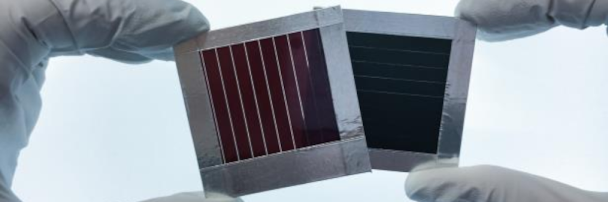 Tandemsolarmodul aus teiltransparentem Perowskit (links) und CIGS (rechts)