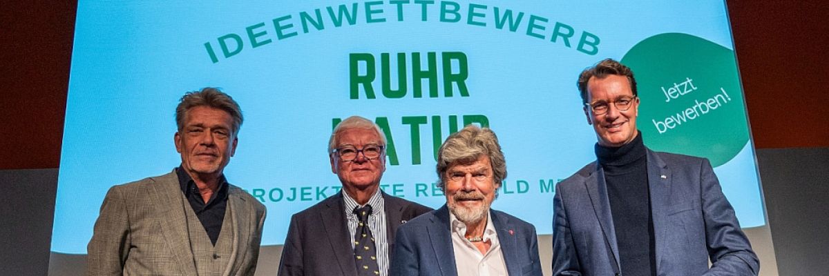 Dr. Hajo Schumacher, Professor Bodo Hombach, Reinhold Messner und NRW-Ministerpräsident Hendrik Wüst
