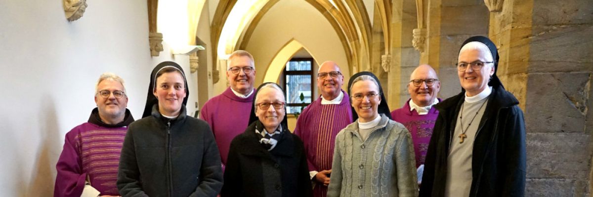 Dr. Michael Bredeck segnete die Ordensschwestern