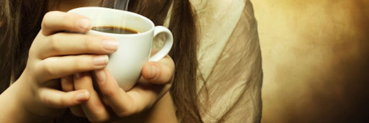 Gegen viele Gesundheitsprobleme in der kalten Jahreszeit hat die Natur ein Rezept: wirksame und wohlschmeckende Kräutertees, von Anis bis zur Zitronenmelisse. Foto: obx-medizindirekt/Fotolia