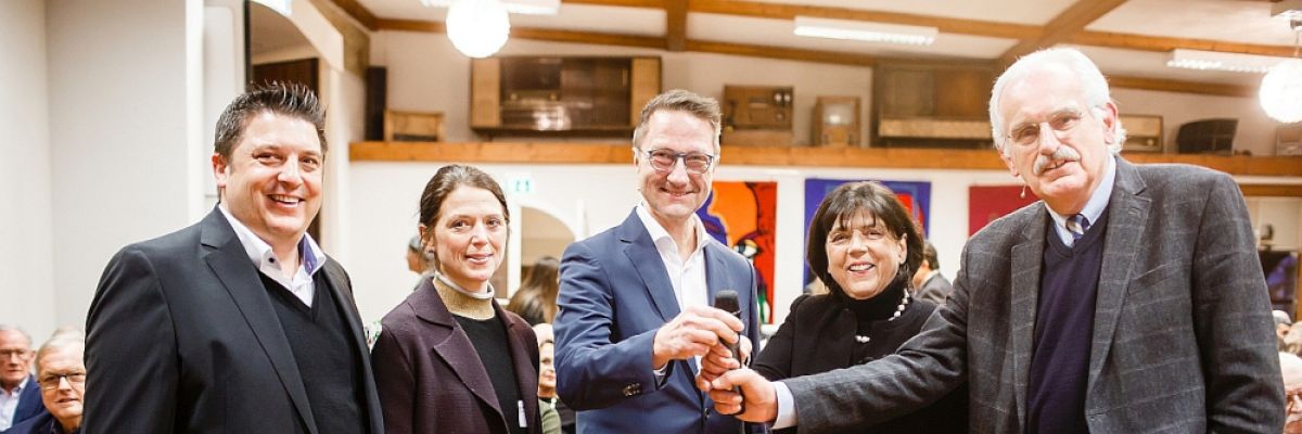 Foto: v.l.n.r.: David Zülow, Nadia Zülow, Uwe Schulz, Jutta Zülow und Ulrich Deppendorf