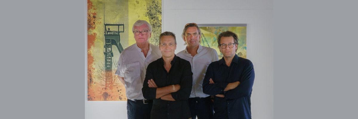 v.l.n.r.: Bodo Hombach, Vorstandsvorsitzender Brost-Stiftung, Dieter Nuhr, Boris Berger, Vorstand Brost-Stiftung, Dirk Geuer, Galerist