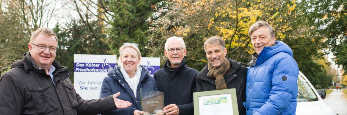 MEMENTO Preis 2024 Übergabe an das Kölner Friedhofsmobil 