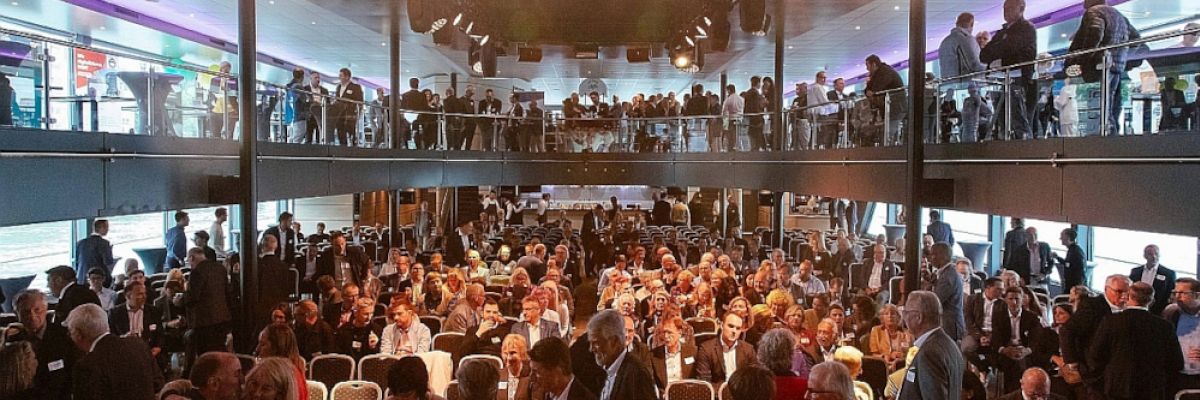 Volles Haus auf der MS Rheinmagie