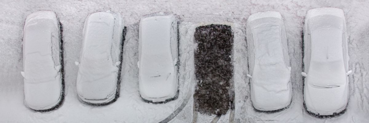 TÜV NORD erklärt, wie man sein Fahrzeug im Winter sicher abstelle ©TÜV NORD / iStock-HAYKIRDI