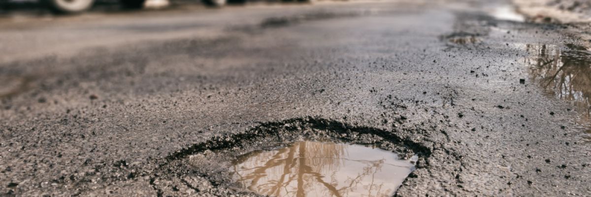 Autofahrer klagen über Schlaglöcher  