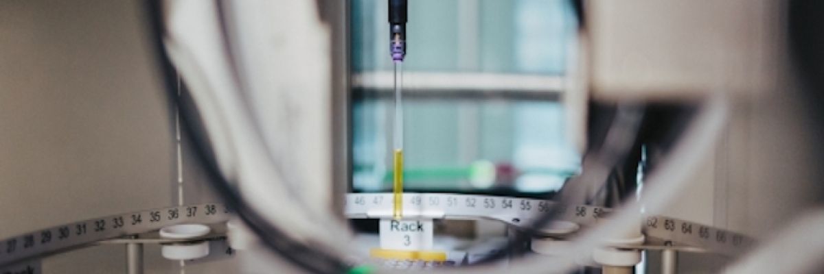 Automatisierte Kernspinresonanzspektroskopie (NMR) für die Hochdurchsatz-Digitalisierung von menschlichen Metabolomen. ©obx-medizindirekt/lifespin GmbH Regensburg 