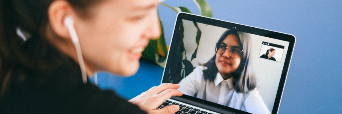  Auf dem Campus und virtuell: Auf der Karrieremesse meet@uni-kassel können Studierende wichtige Kontakte zu potenziellen Arbeitgeberinnen und Arbeitgebern knüpfen ©Anna Shvets/Pexels 