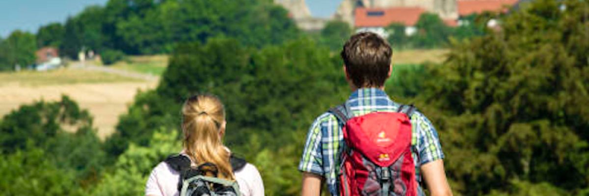 Der Qualitätswanderweg Zeugenbergrunde führt auf einer Strecke von 48 Kilometern rund um Neumarkt in der Oberpfalz. Das Besondere: Als "Leading Quality Trail" gehört Deutschlands kleinstes zusammenhängendes Wandergebiet zu den besten Wanderwegen Europas. ©obx-news/Andreas Hub
