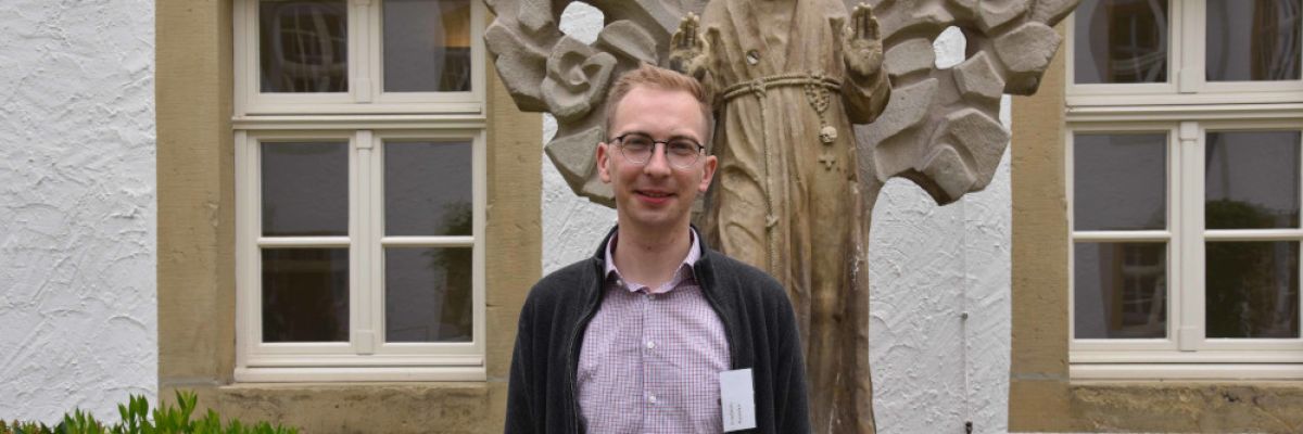 50 Religionlehrerinnen und –lehrer erhielten die Missio Canonica in der Kapuzinerkirche in Paderborn. Foto: Amelie Beierle / Erzbistum Paderborn