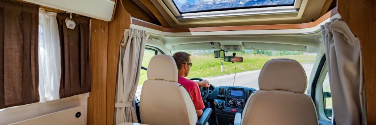 Eine Reise mit Wohnmobil oder Wohnwagen bedarf guter Vorbereitung Bildquelle: TÜV NORD