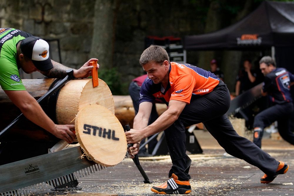 Sportholzfäller Andreas Striewe bereitet sich auf Wettkämpfe 2021 vor