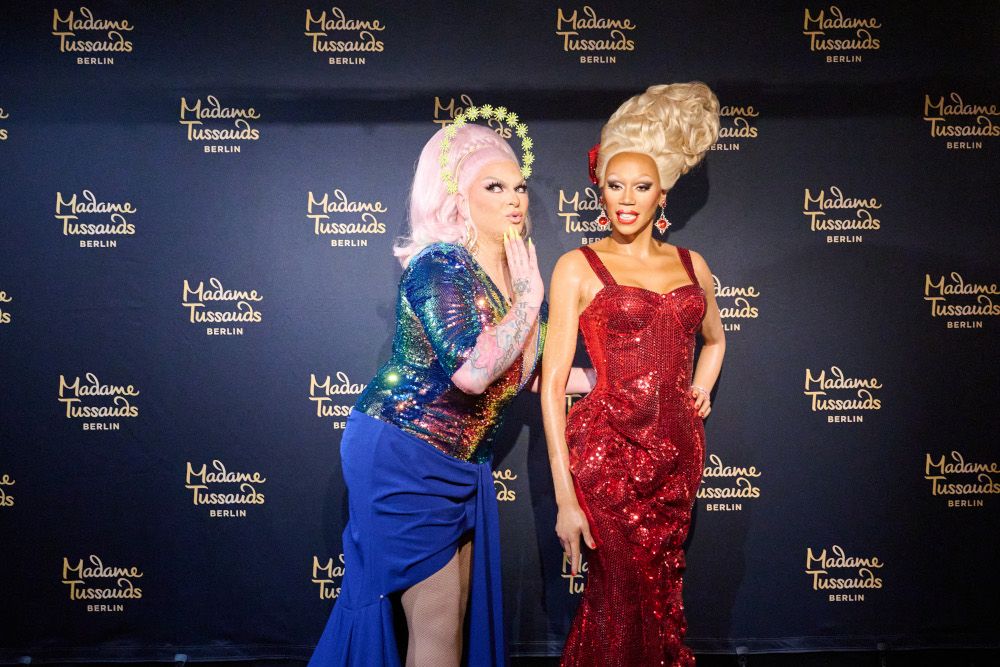 RuPaul als Wachsfigur enthüllt