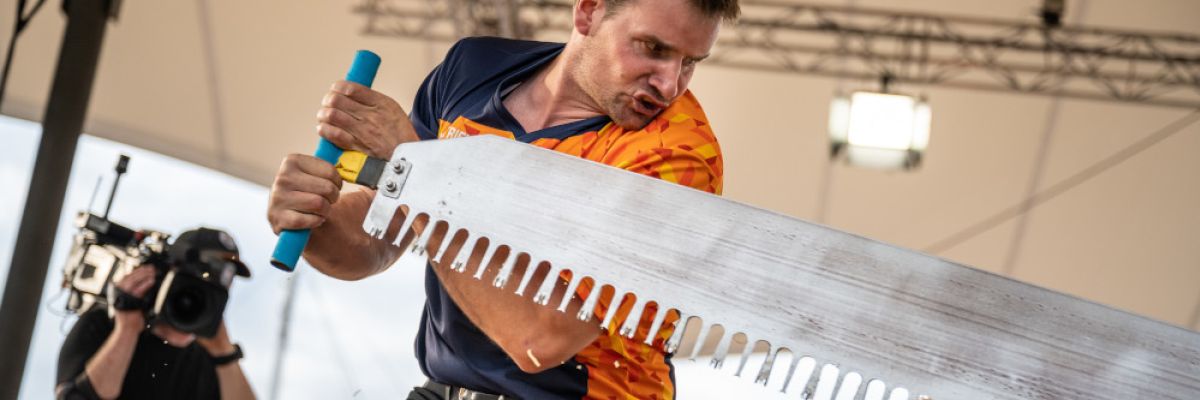  	 Andreas Striewe an der Single Buck ©STIHL TIMBERSPORTS®
