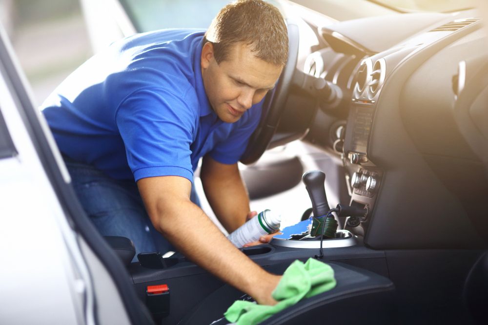 Glänzende Aussichten: TÜV NORD gibt Tipps für den Frühjahrscheck